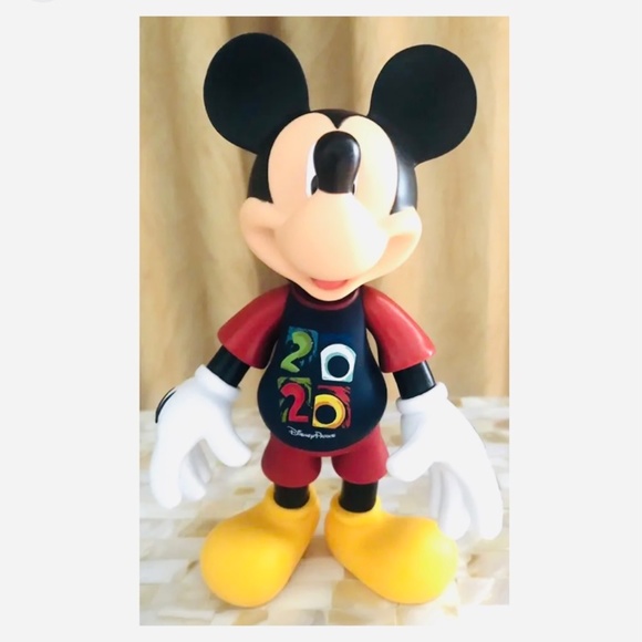 NEW 2020 Disney Parks Mickey Mouse Articulated Figure Toy - Picture 3 of 4